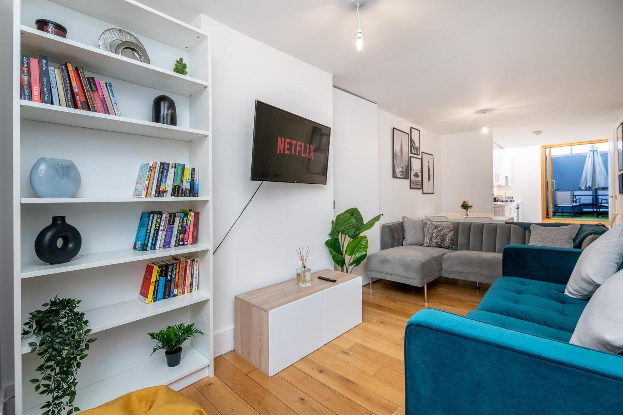 The Deluxe Barbican Duplex Лондон Екстериор снимка