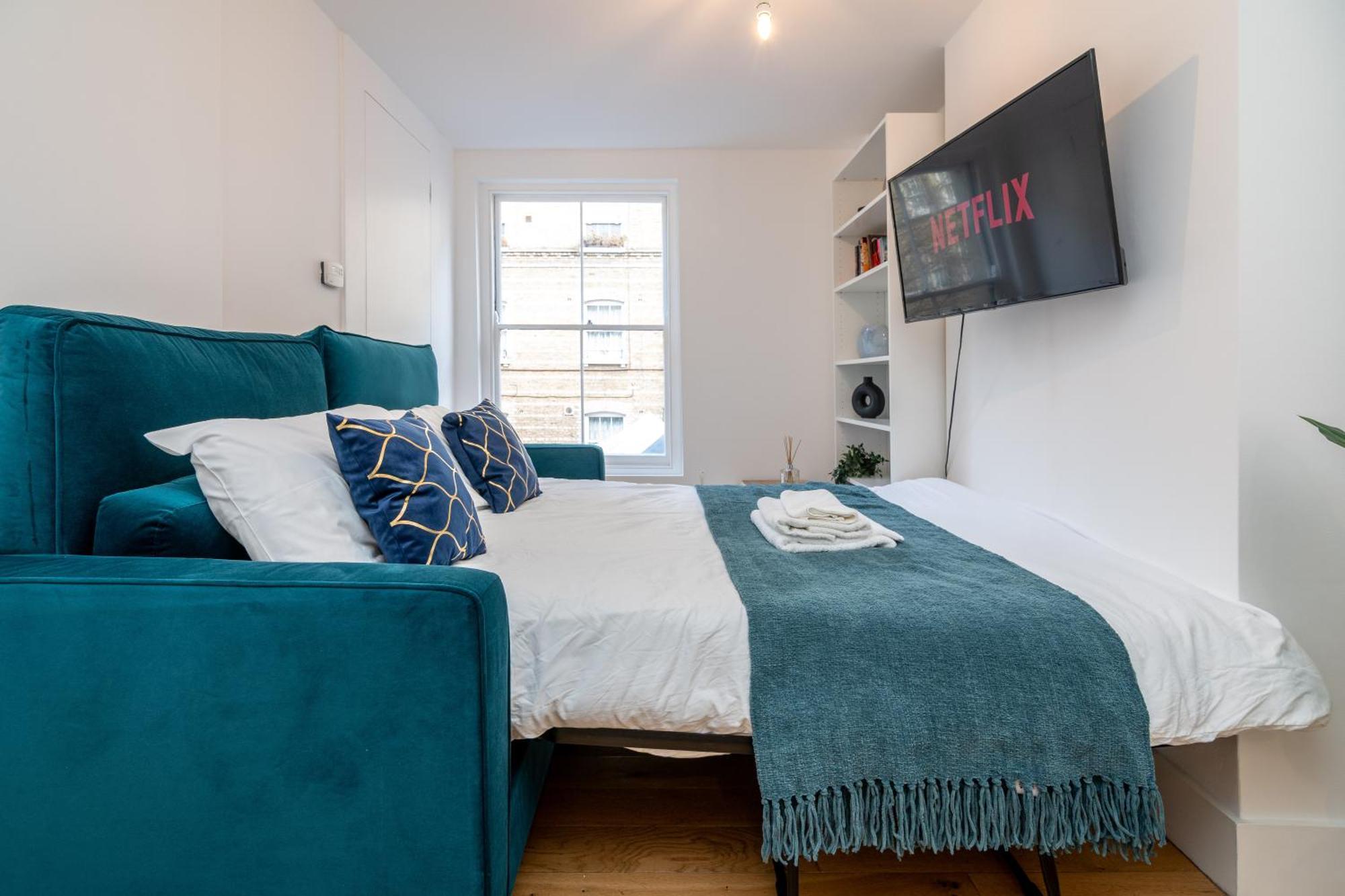 The Deluxe Barbican Duplex Лондон Екстериор снимка