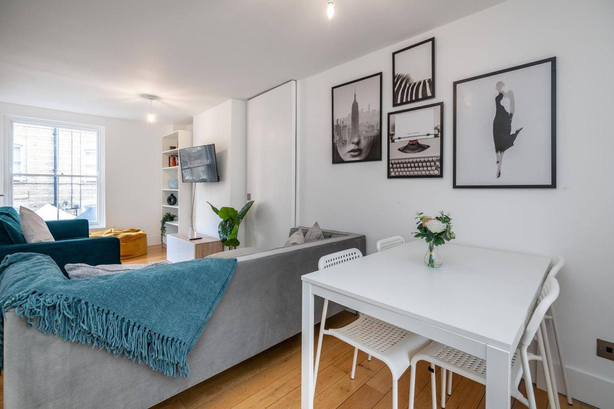 The Deluxe Barbican Duplex Лондон Екстериор снимка