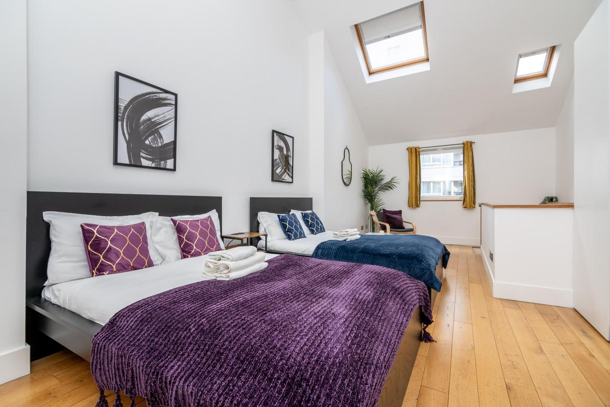 The Deluxe Barbican Duplex Лондон Екстериор снимка