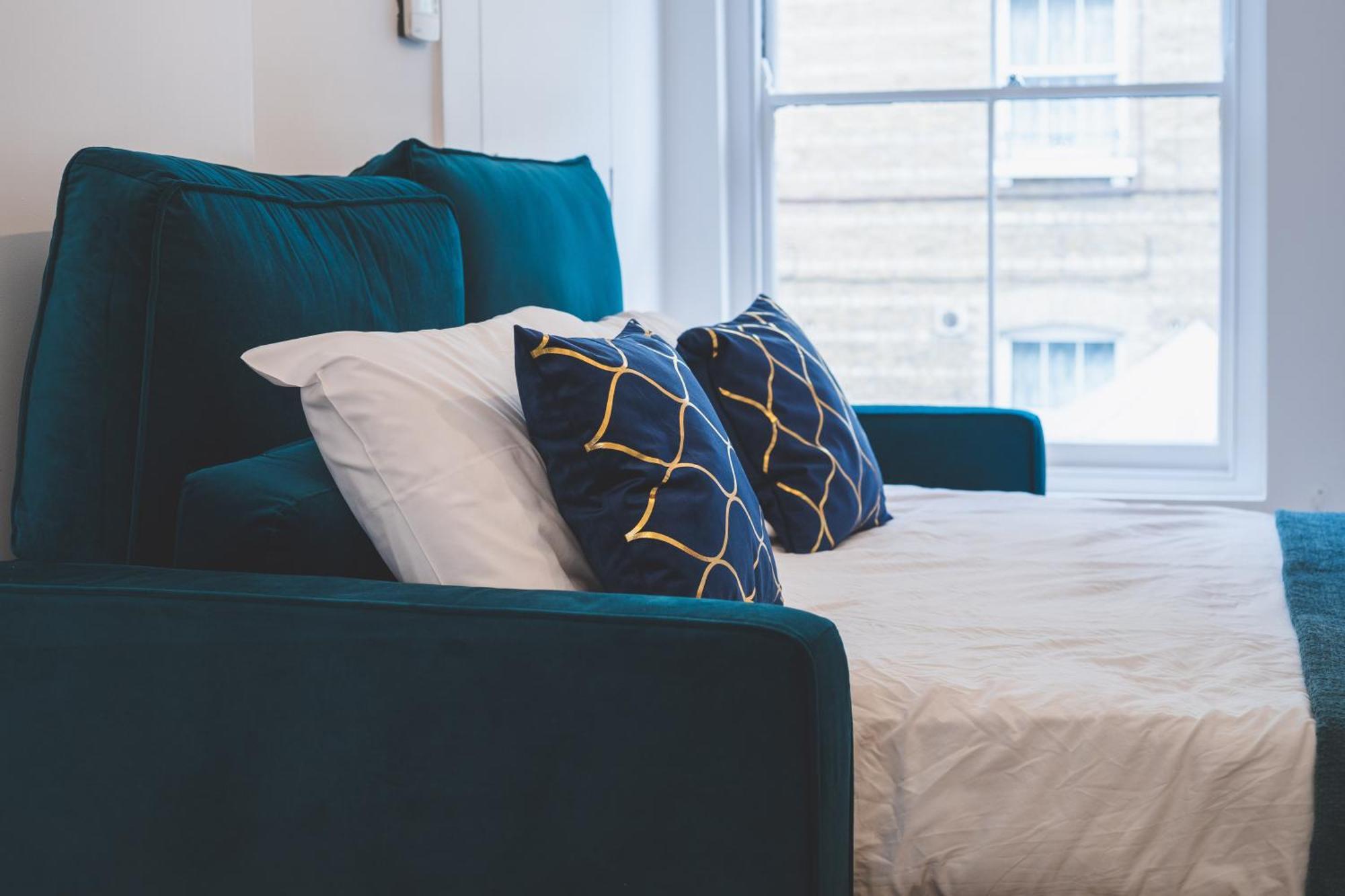 The Deluxe Barbican Duplex Лондон Екстериор снимка