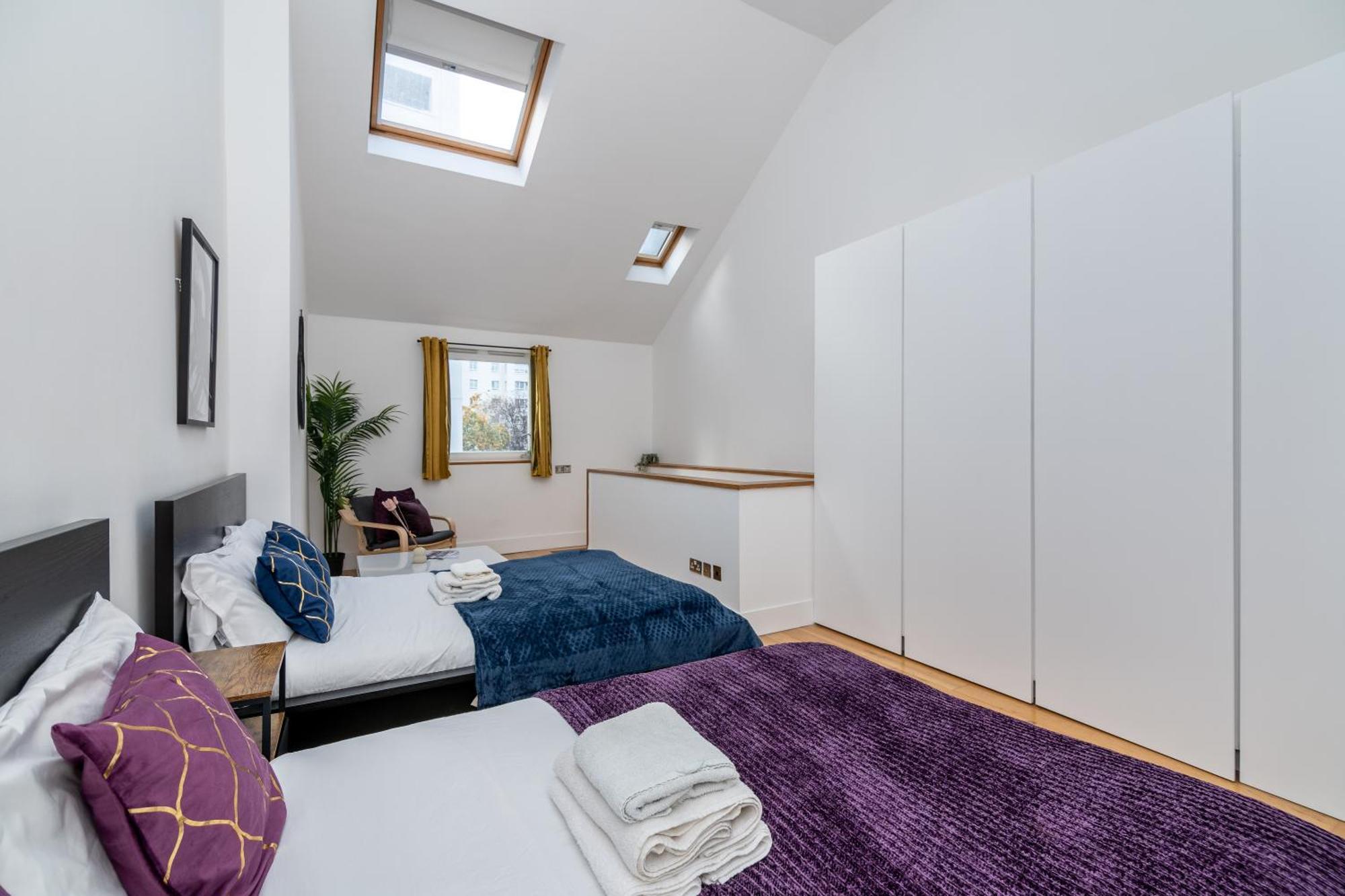 The Deluxe Barbican Duplex Лондон Екстериор снимка