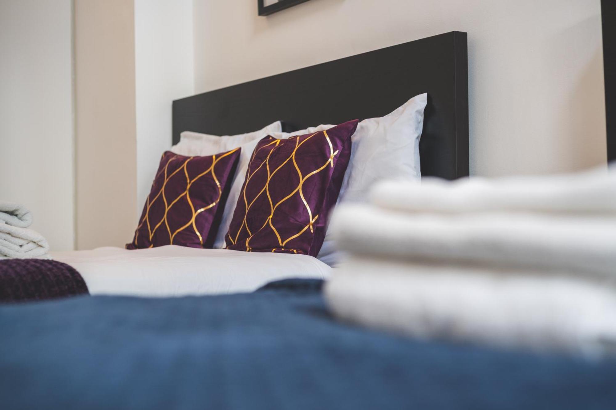 The Deluxe Barbican Duplex Лондон Екстериор снимка